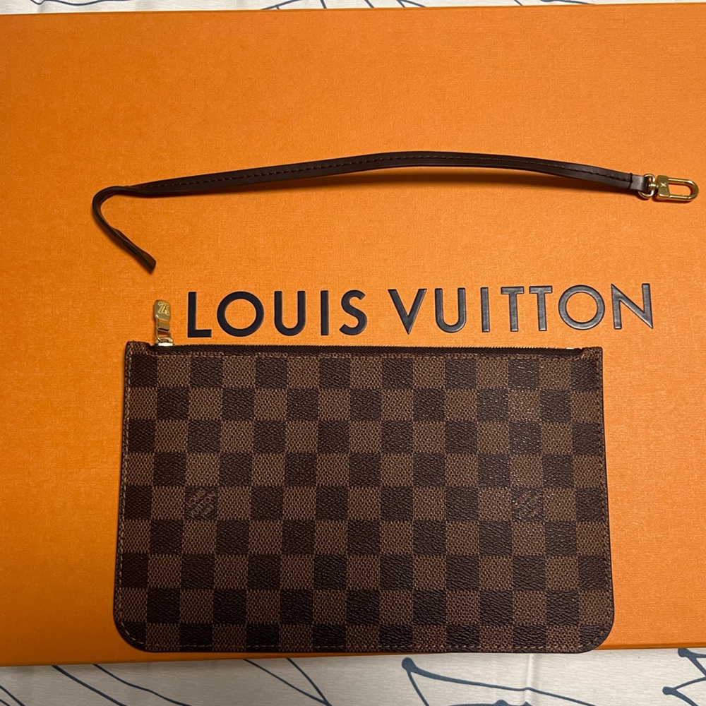 Louis Vuitton Damier Ebene Neverfull wallet